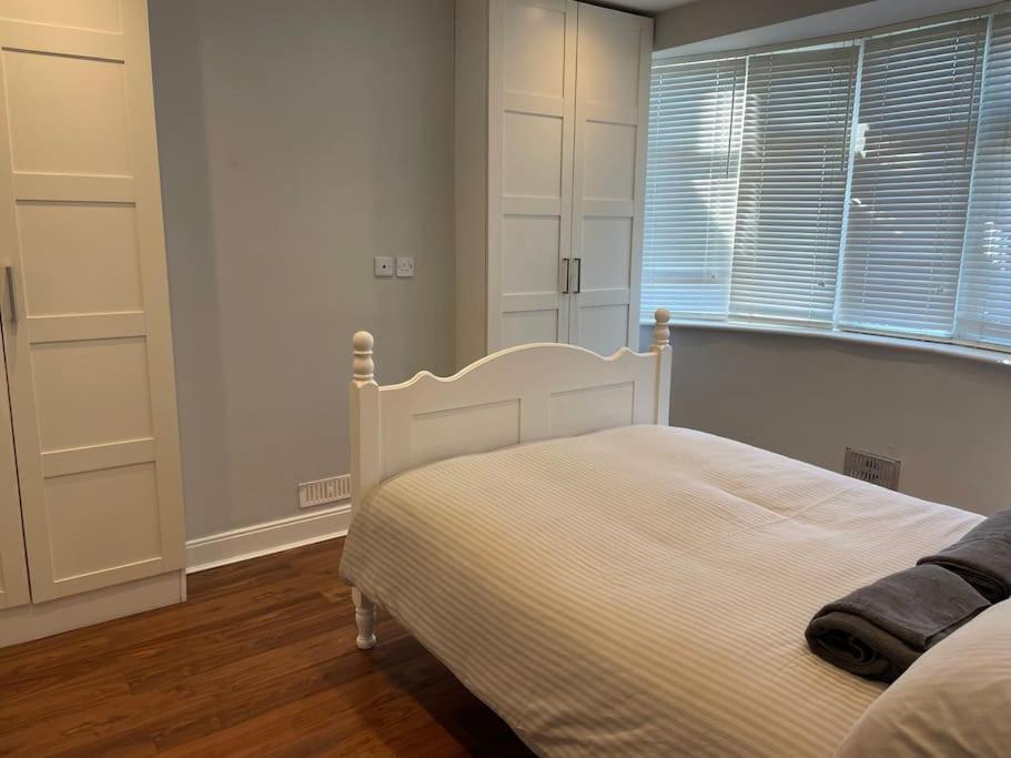 Entire Ground Floor Apartment In Watford Exterior photo